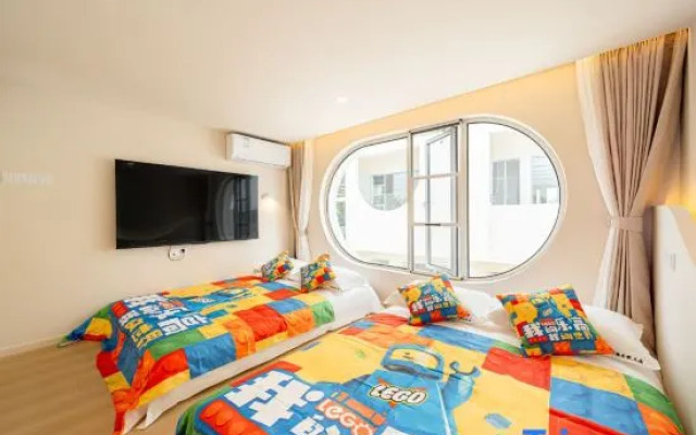 Honey Vacation Manor