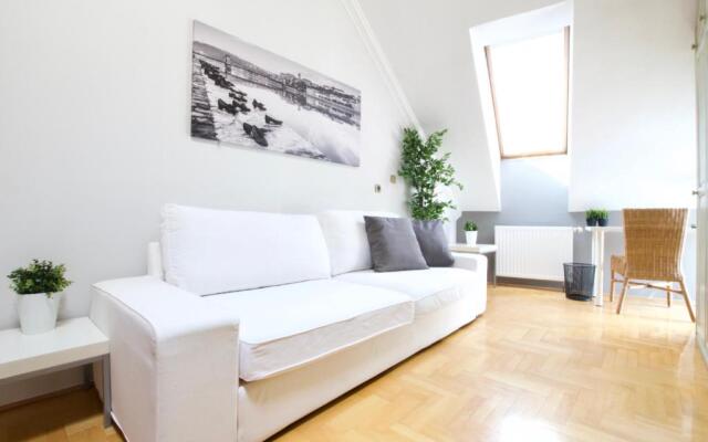 Luxury Apartment by Hi5 - Lovag Suites