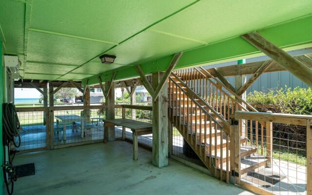 Salt Life Bay Getaway