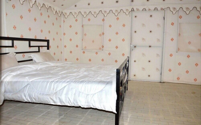 Thakur Ji Resort