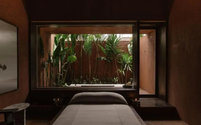 Further Hotel