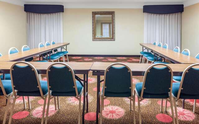 La Quinta Inn & Suites by Wyndham Seguin