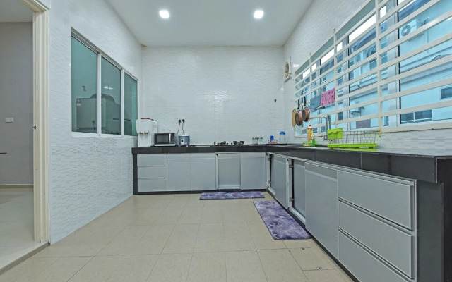 OYO Home 90584 Dz Homestay Bukit