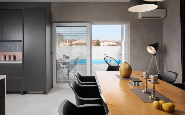 Villa Ovis in Peresiji