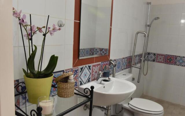 Athieno - Αθηαινώ