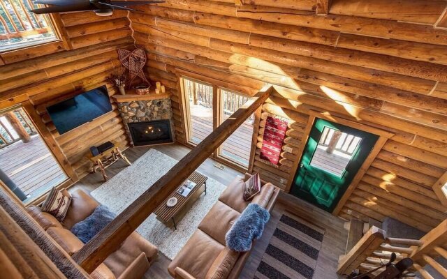 Blue River Hideaway by Boutiq