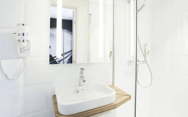 ibis Styles Laval Centre Gare