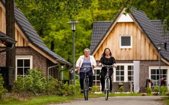 Family Villa + Sauna & Sunroom