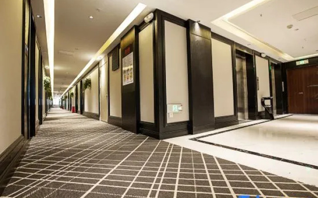 Xana Hotelle Hotel (Zhumadian Gaotie Xizhan)