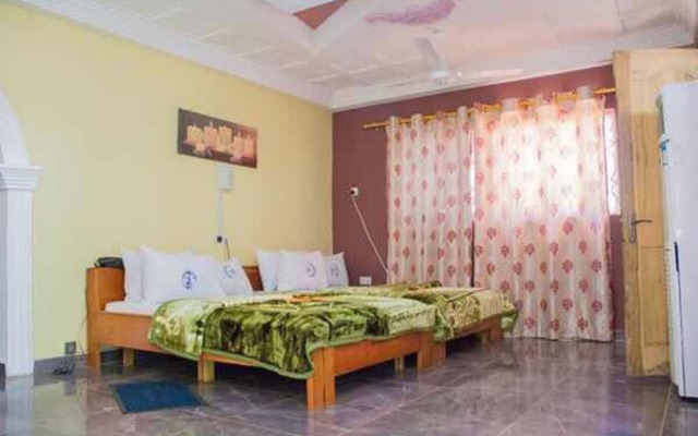 Glamossay Hotel