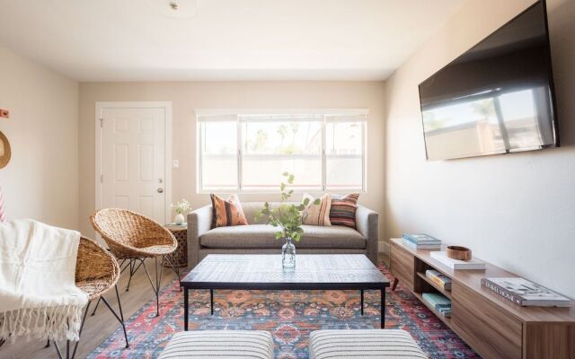 Seashore V by Avantstay Sleek La Jolla Flat 5mins From the Beach!