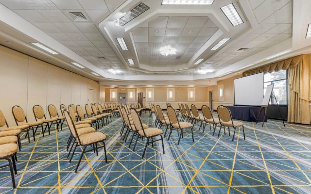 The Lux Hotel & Conference Center, an Ascend Collection Hotel