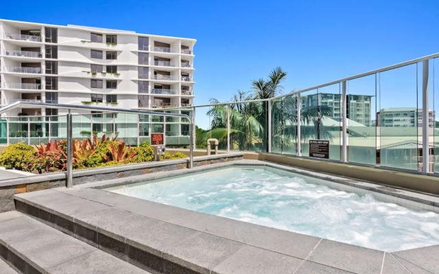 Luxury Beachfront Stay in Kirra