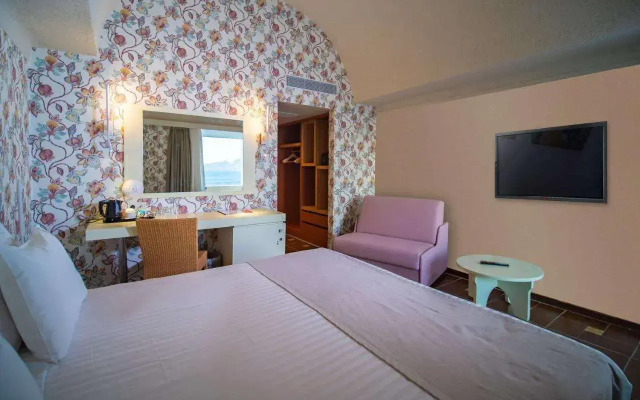 Ramada by Wyndham Loutraki Poseidon Resort