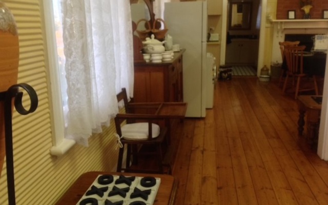 Gum Paddock Country Cottage – Guest Rooms – Broken Hill