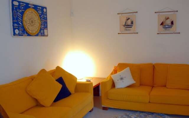 Elegant Villa a few Meters From the Beach