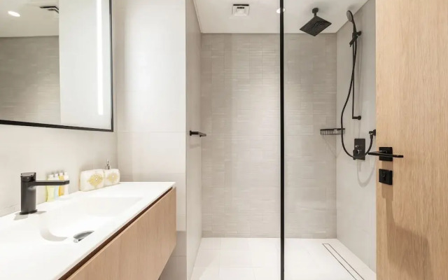 Driven Holiday Homes Marquise Square