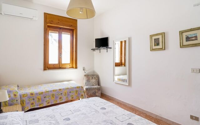 Lovely Holiday Home in Sant'isidoro With Garden