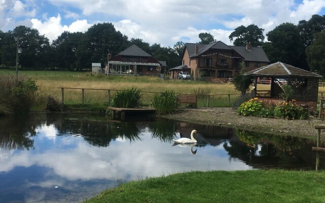 Acorn Court Country House