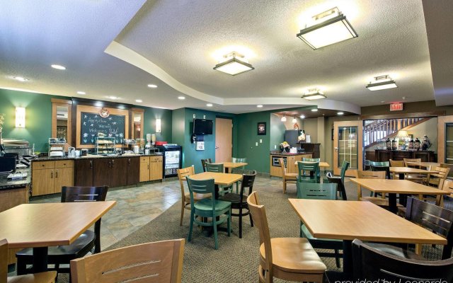 AmeriVu Inn & Suites - Waconia