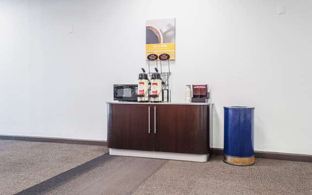 Motel 6 Brockton, MA