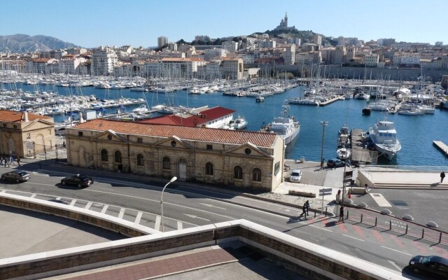 Nice 2 Bedrooms Renovated on the Vieux Port