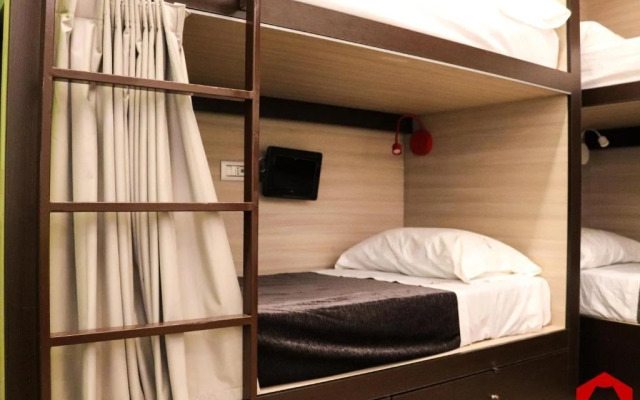 Vulkan Capsule Hostel