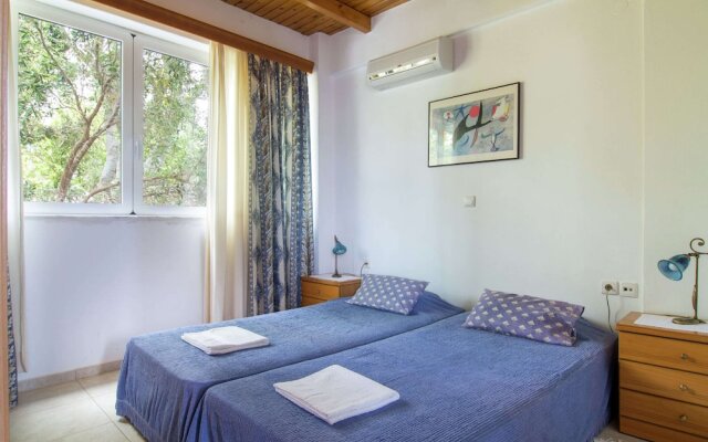 Villa in Lefkogia Crete With Swimming Pool