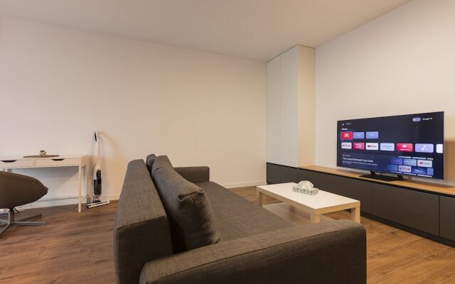 Zoe Apartment