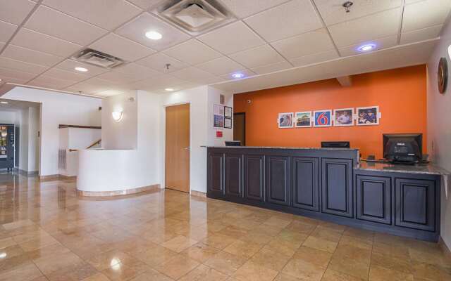 Motel 6 Dallas - Irving DFW Airport South