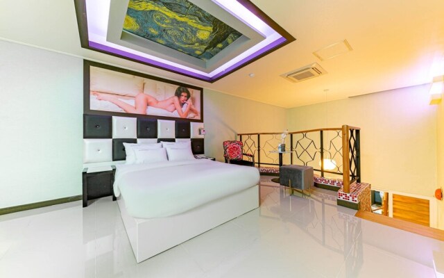 Iksan Luxury Hotel
