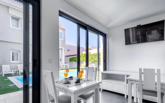 Ilheu 25 Peniche House