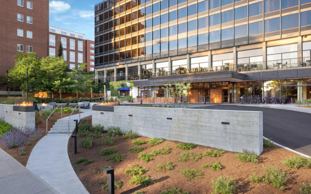 Hotel Champlain Burlington, Curio Collection by Hilton