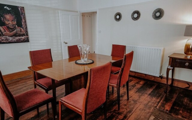 The Bailgate House