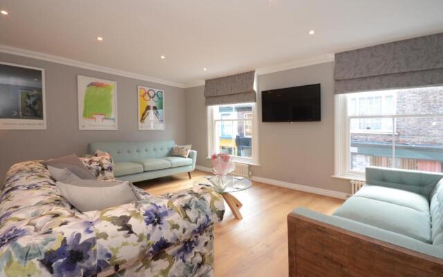 Fossgate Luxury Duplex City Centre Apartment