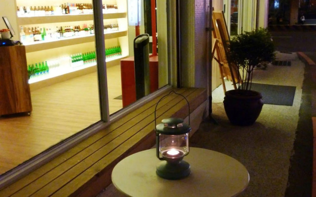 Tavern L Hostel