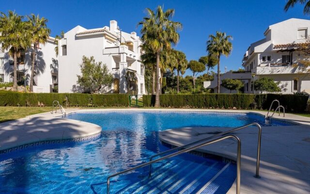 Lovely Apartment With View And Pool Ref 127