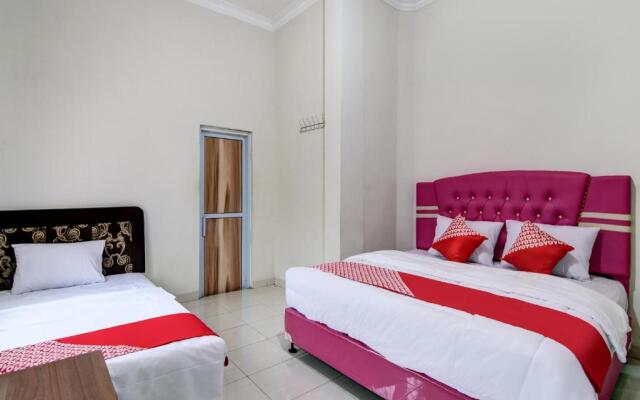 OYO 90942 Kost Syari'ah Panam