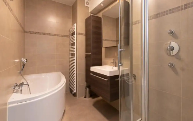 Apartment With Frontal sea View