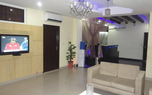 Kehar Palace by OYO Rooms