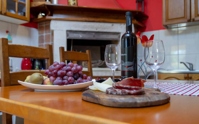 Apartment Red Romantic 2-1