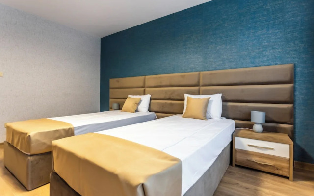 Hotel "Laguna"