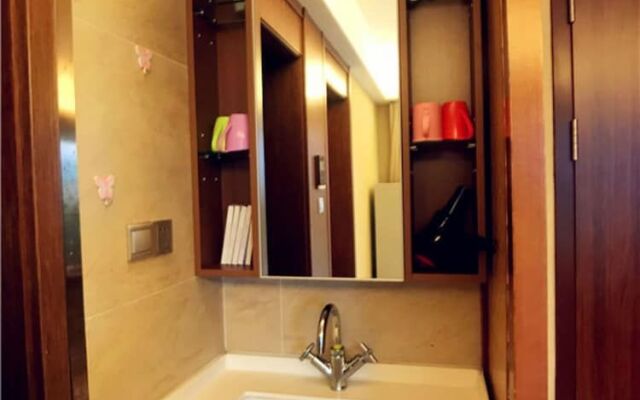 Sanya Linglong Lulushun Hotel