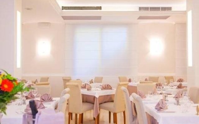 International Beach Hotel