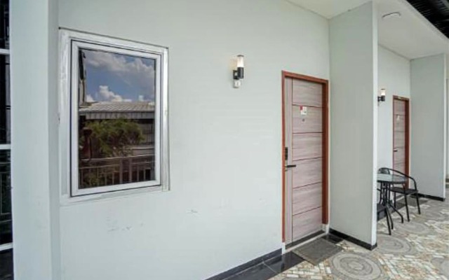 Maximus Prime by ZEN Rooms