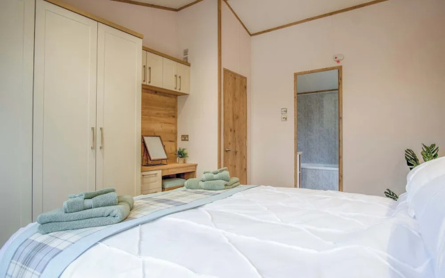 Oakland Lodge - 2 Bedroom Lodge - Wisemans Bridge