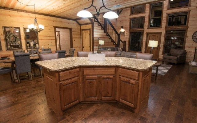 Simmer Down Lodge - 5 Br Cabin