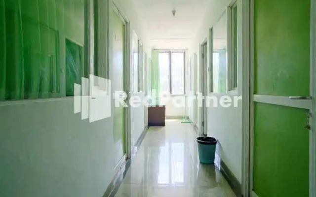 Pondok Hijau Syariah Mitra RedDoorz @ Citraland Surabaya