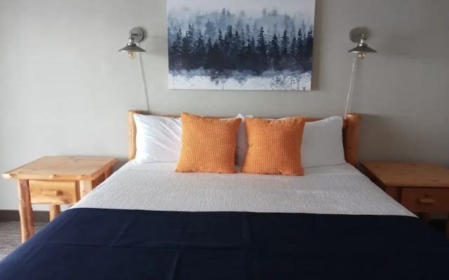 The Cliff Dweller on Lake Superior