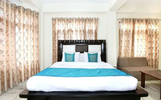 Oyo 11584 Home Modern Studio Apartment